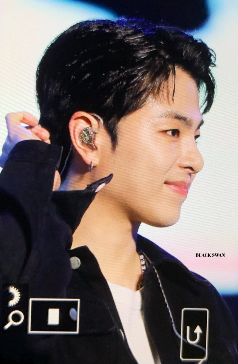blackswan_0331's tweet photo. 230405 부산🧡🧡
@tkwpcnfak 
#구준회 #준회 #JUNE #ジュネ #iKON #아이콘 https://t.co/aUK21kJx3o