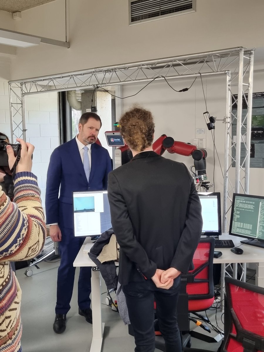 Minister for Industry and Science Ed Husic MP visiting the UC HCT Collaborative Robotics Lab and talking to <a href="/damith/">damith</a> and students showcasing various #Robotics  projects, before launching the National Robotics Strategy discussion paper