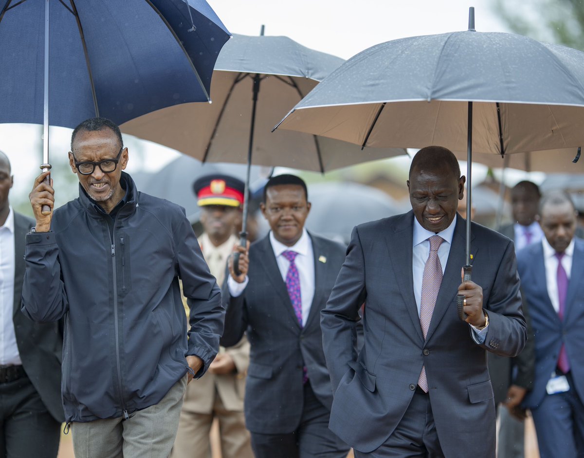UrugwiroVillage's tweet photo. Earlier today, President Kagame and President @WilliamsRuto toured the Rwanda Institute for Conservation Agriculture (RICA), a higher education institute funded by Howard G. Buffett, training Rwanda’s next generation of leaders in agriculture. https://t.co/Pf3zAYZK1B