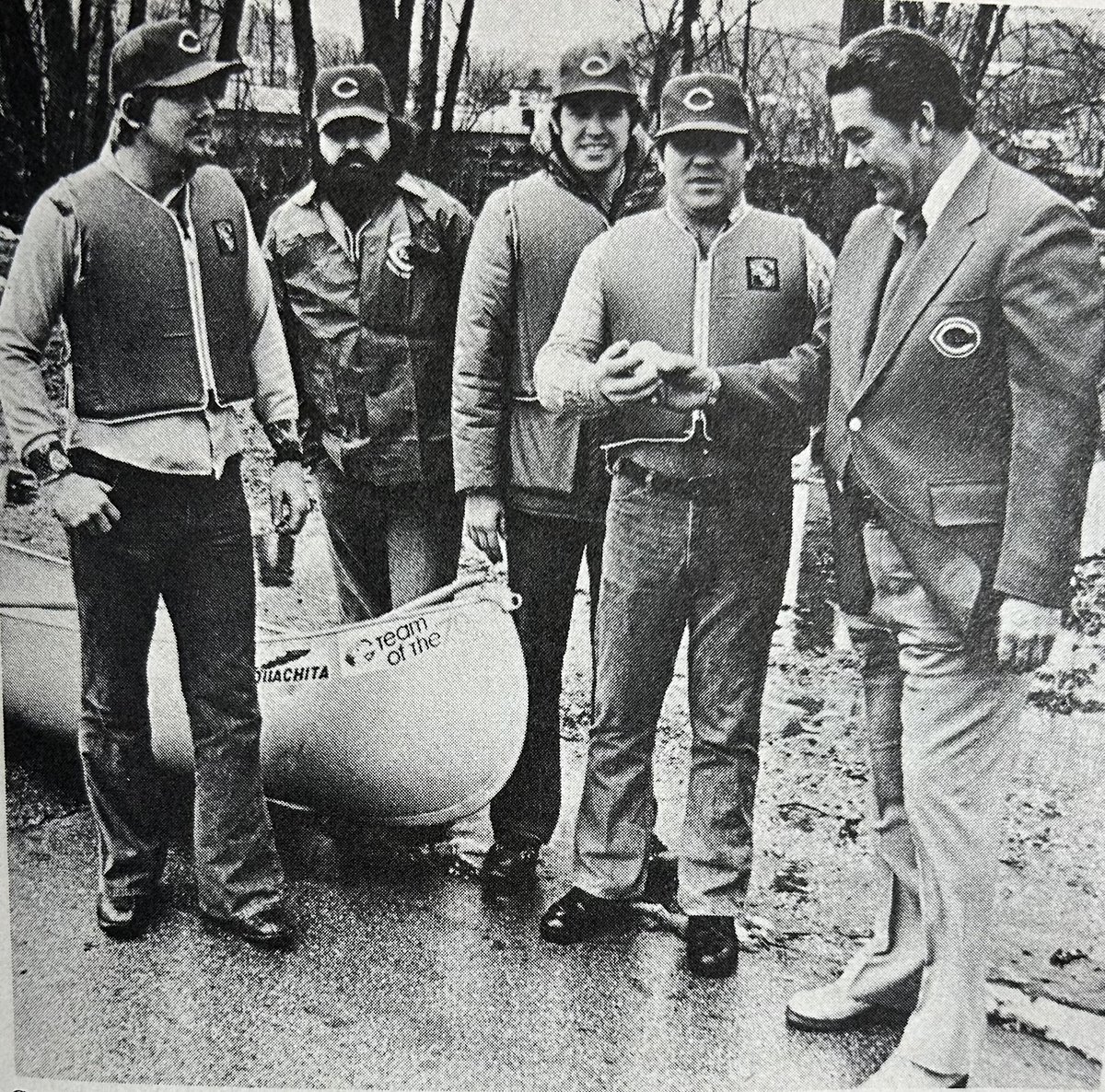 cammillerfilms's tweet photo. On Opening Day 1979, the first pitch ball was delivered by canoe 200 miles up the Licking River from Morehead, KY. It took 11 days. Here, Gordy Coleman receives the ball at the mouth of Licking. #Reds https://t.co/voHxhBScOO