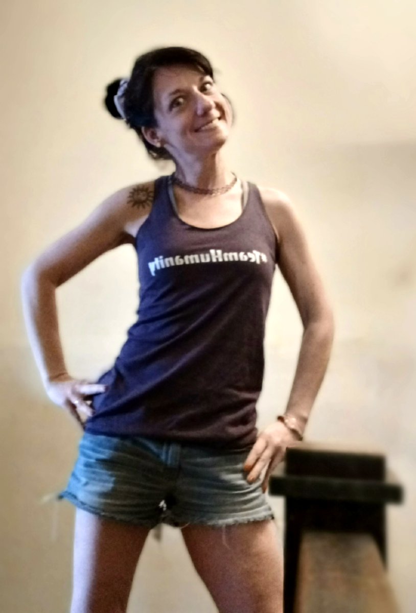raekay207's tweet photo. @MrHumanityGives I loved wearing this on my walk yesterday! https://t.co/10xYsEuKjY