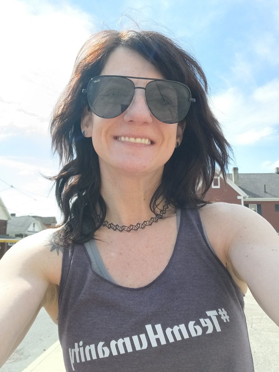 raekay207's tweet photo. @MrHumanityGives I loved wearing this on my walk yesterday! https://t.co/10xYsEuKjY