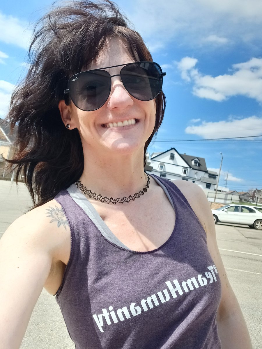 raekay207's tweet photo. @MrHumanityGives I loved wearing this on my walk yesterday! https://t.co/10xYsEuKjY