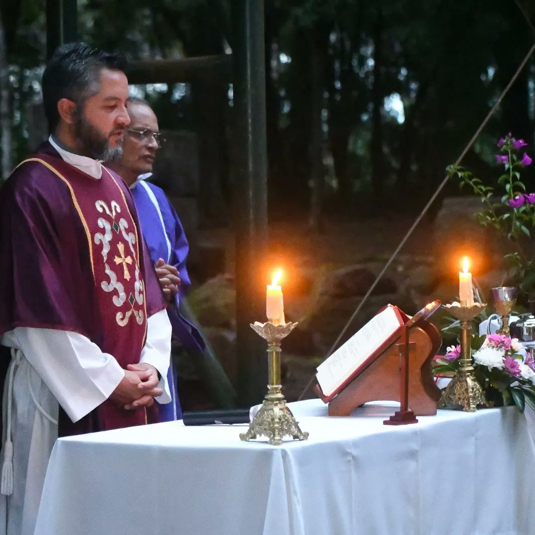 RadioNewMaster1's tweet photo. Misa histórica jesuítica en San Alonso 💒🌳
https://t.co/vzxfHOSdzJ https://t.co/4eCGaVAqOG