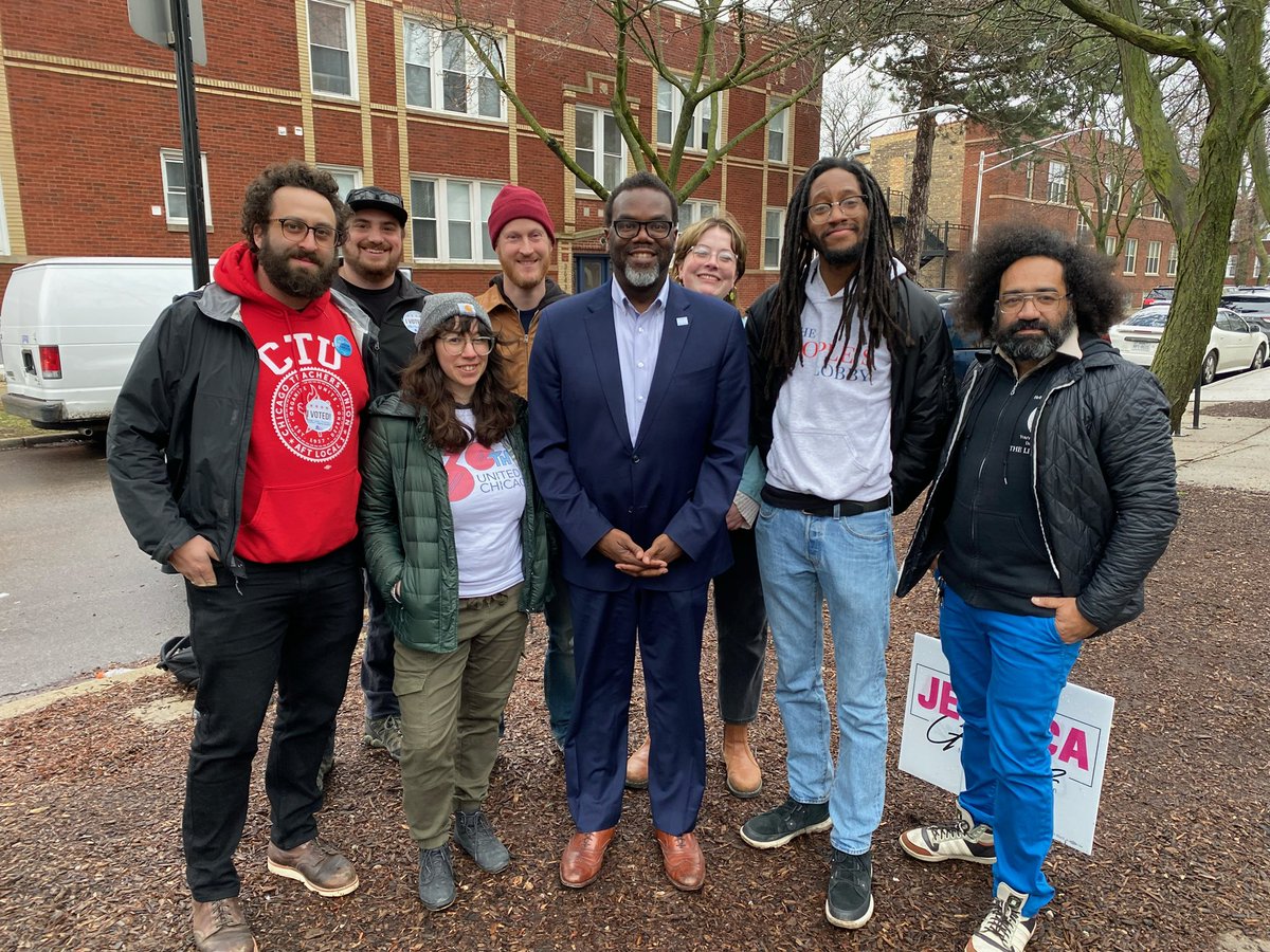 WarrenFor30's tweet image. Let’s goooo to the fifth floor.