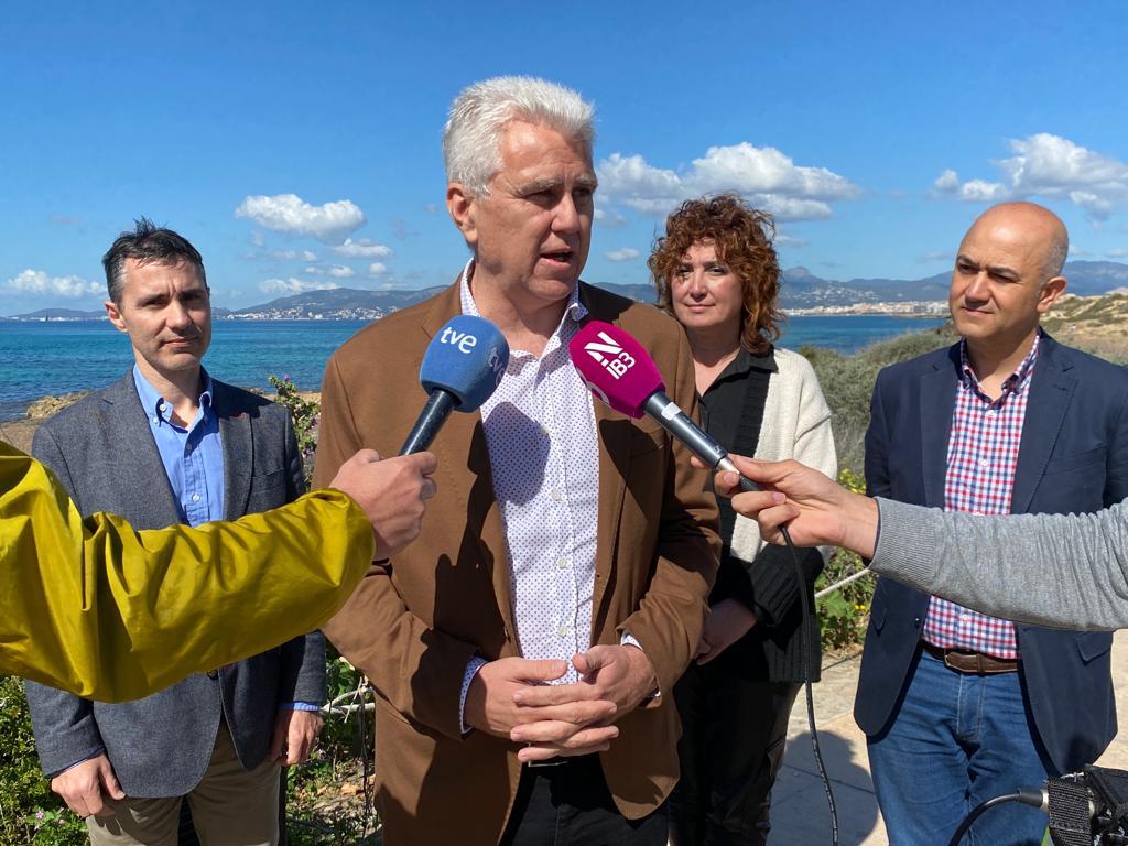 ✈️Proposam la creació d'una companyia aèria balear per garantir la connectivitat dels ciutadans de les Illes Balears.

<a href="/JosepMelia/">Pep Melià</a>: "Per als ciutadans d'aquesta terra la mobilitat aèria és un dret inqüestionable que els poders públics han de garantir".

#PersonesComTu