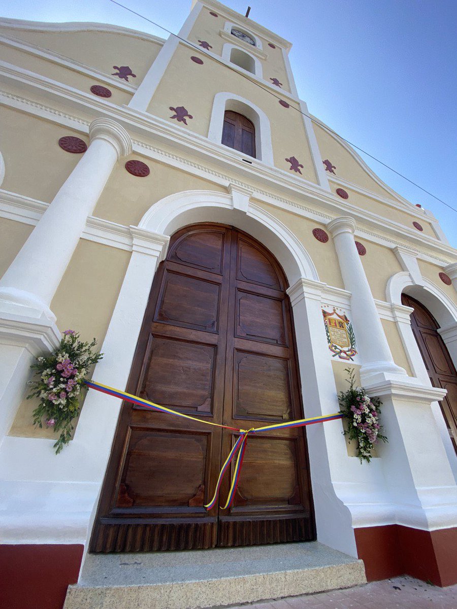 MVzlaBella's tweet photo. 🟨Al sonido de la banda municipal de José  Tadeo Monagas, danzas folclóricas, y la interpretación del himno nacional por parte del Sistema de Orquesta y Coro Juvenil, fue entregada completamente rehabilitada la iglesia Nuestra Señora de Altagracia en el estado #Guárico https://t.co/1fUGYH3Zam