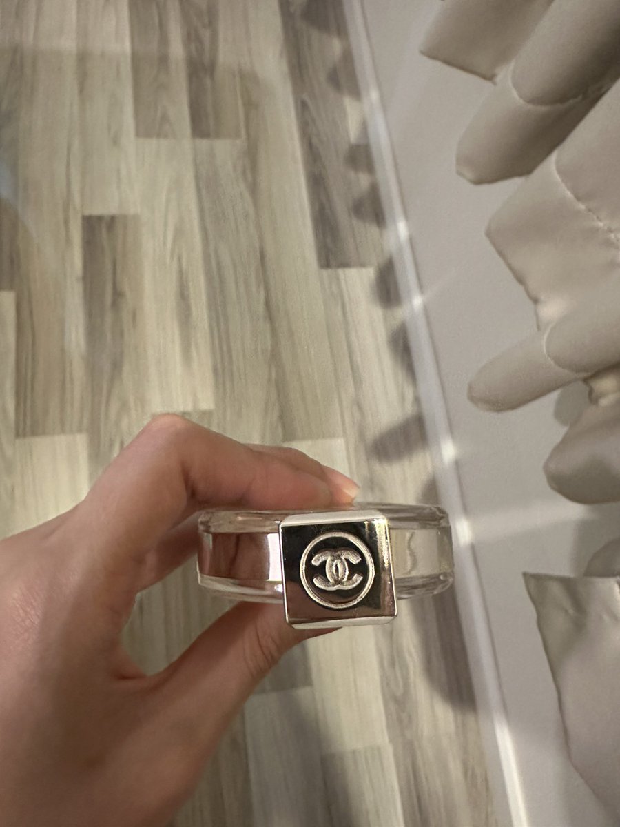 fonnysm's tweet photo. น้ำหอม Chanel ของแท้ เหลือประมาณ 20ml ขาย 1,800 บาท ❗️
มีถุง นัดรับได้ค่ะ บีทีเอสเสนานิคม ของแท้ มีถุง มีกล่อง ทีโบว์สีชมพูของChanel มีใบ ครบค่ะ สนใจทักได้เลยค่ะ  ราคาต่อรองได้อีก#พร้อมส่ง #น้ำหอม #น้ําหอมแบรนด์แท้ #น้ำหอมแบ่งขาย #ถูกบอกต่อ #ถูกและดี #howtoperfect #HowtoBeauty https://t.co/4jmbb1QQj7