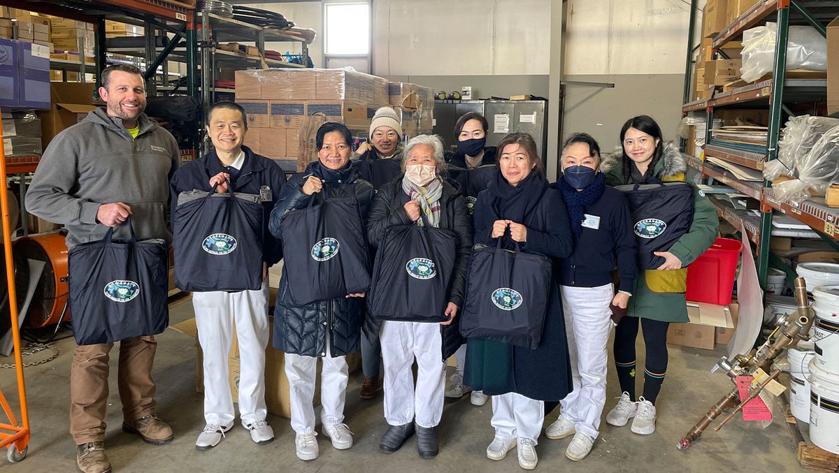 TzuChiUSA's tweet photo. Learn how #TzuChiVolunteers from the Boston Service Center are helping #NewImmigrants feel more at home in #DevensMA: https://t.co/bklcImPvCP #TzuChiCares #NonprofitsMatter https://t.co/qjq3gaJoUx