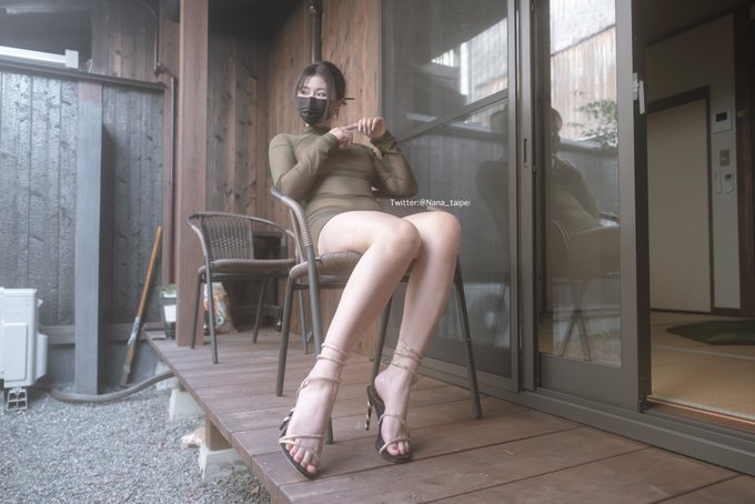 喜歡腳嗎?  legs or toes? https://t.co/XB1T3dBVTg