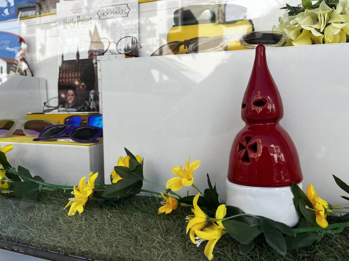 Optica_Madriz's tweet photo. Os deseamos unos 
felices días de descanso!

#primavera2023 #semanasanta2023
#opticamadriz #audiomadriz #almadén https://t.co/v83B3oaCv0