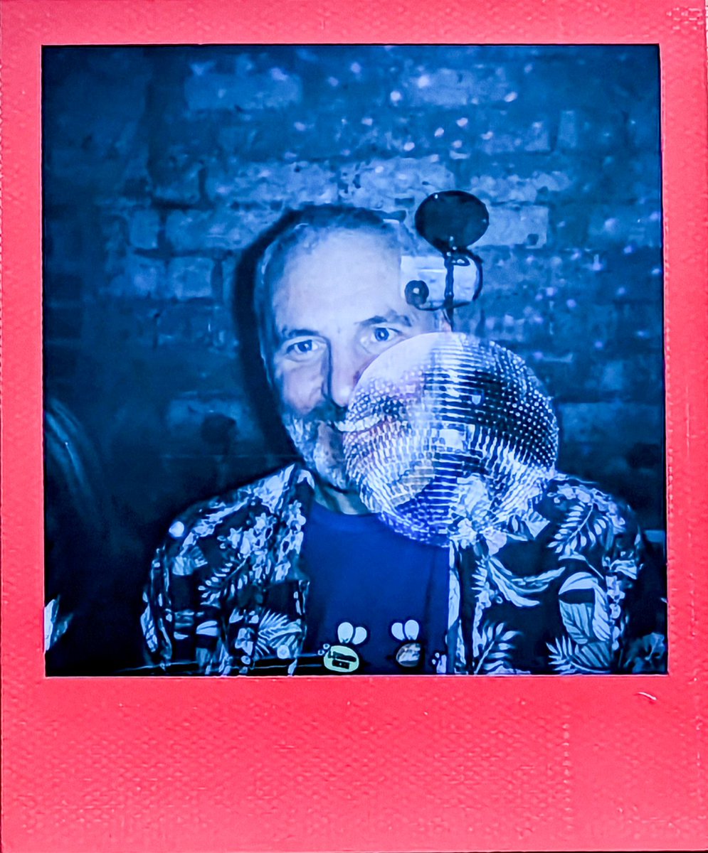 darylball73's tweet photo. A few Polaroid pics of last weekends big Ukulele Jam at the Deers Head in Belfast 🎉🎶😎
@belfastukejam 
@UkuleleMag 
@love_belfast 
@Polaroid 
#ukulele #belfast #polaroid https://t.co/CSRgQGRbgP