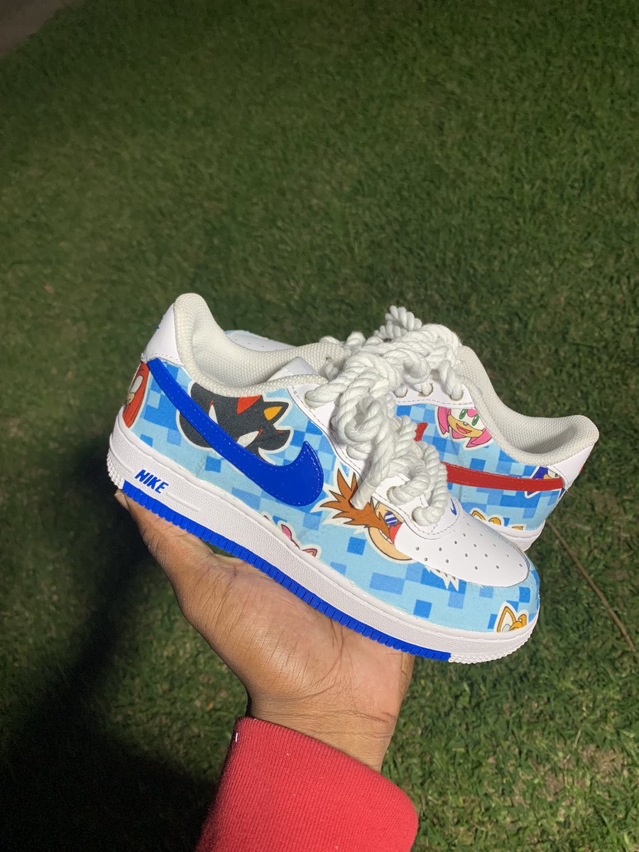 d__robert's tweet photo. ❤️💙💨
“Sonic Customs” AF1’s 
#2tallcustoms🧘🏾‍♂️ https://t.co/0YfHNuAl6u