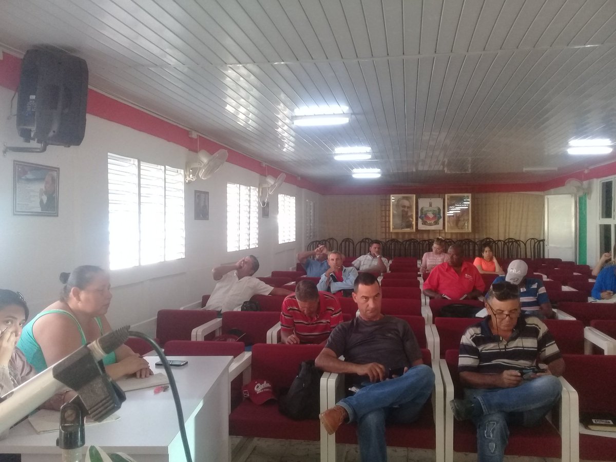 LilietGR's tweet photo. Inicia el #Florencia reunión del Consejo de la Administración Municipal donde se evalúa el nivel de solución  de los planteamientos del XVII y XVIII mandatos, así cómo los inscriptos en el plan de la economia.
#FlorenciaVaConTodos 
#LatirAvileño https://t.co/DK95BwlyHj