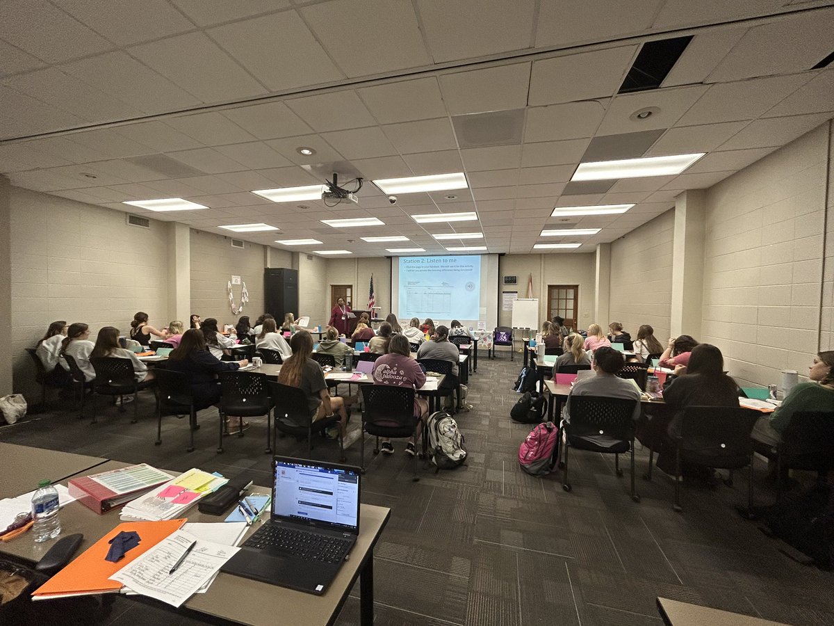 Amy Hoaglund tweet media