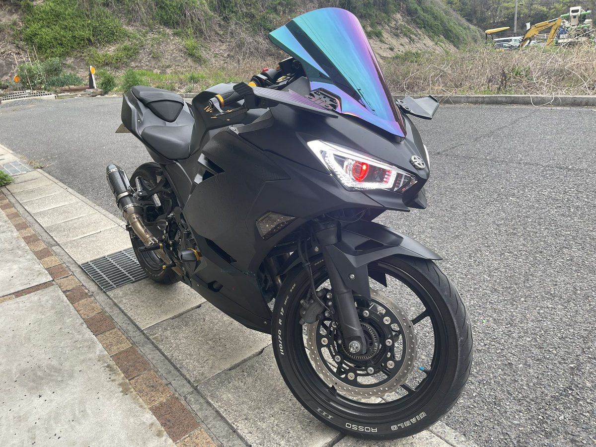 ヘッドライト交換したらイカつくなった