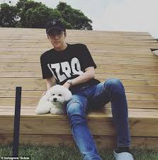 ExoTWTBot's tweet photo. Okay but this Yixing with this Sehun https://t.co/yDxVOKyPKw