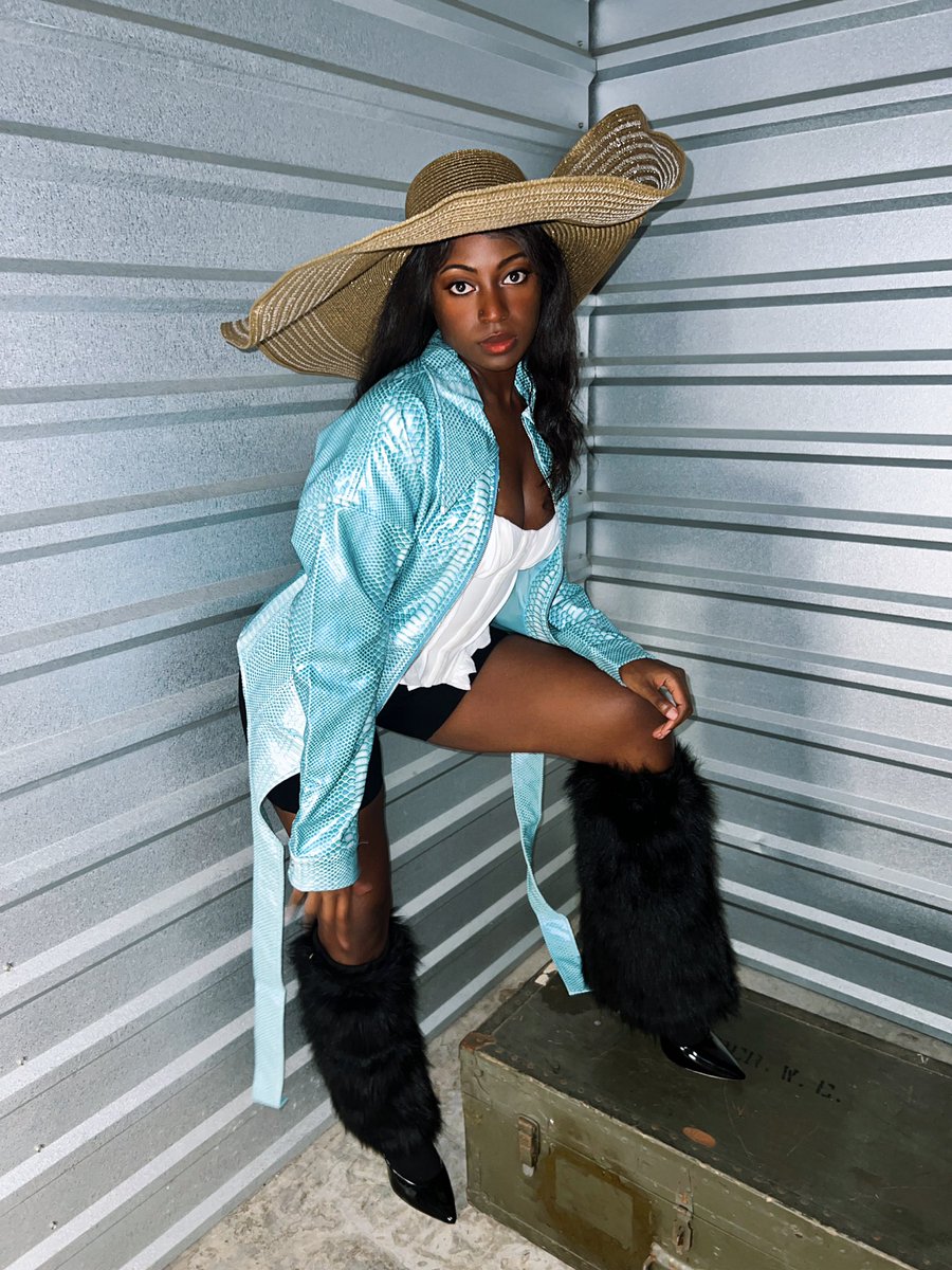 No5hade1's tweet image. Tantalizing new music on the way! April 28th 🦋🦋🦋🦋 #temi PRESAVE here unitedmasters.com/m/presavetemi