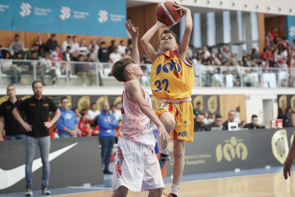 FCBQtecnic's tweet photo. SELECCIONS | 🏅PLATA!!!🏅 La selecció catalana masculina es queda a les portes d'una remuntada increïble i acaba subcampiona del Campionat d’Espanya Mini. La Comunitat Valenciana ha anat sempre per davant
Final 
CATALUNYA 80
COMUNITAT VALENCIANA 84
 #a100ambelBasquet 📷M.A.CHAZO https://t.co/VnarnzrQUa