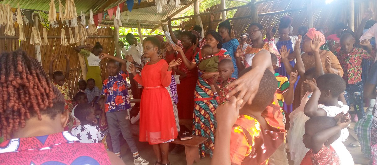 SerwanikoDisan's tweet photo. I will never cease to praise the grace of God that shown in the church I ministered into in the upcountry where I went to do the mission ministry, glory to Jesus Christ our savior https://t.co/YMkAcuIM6p