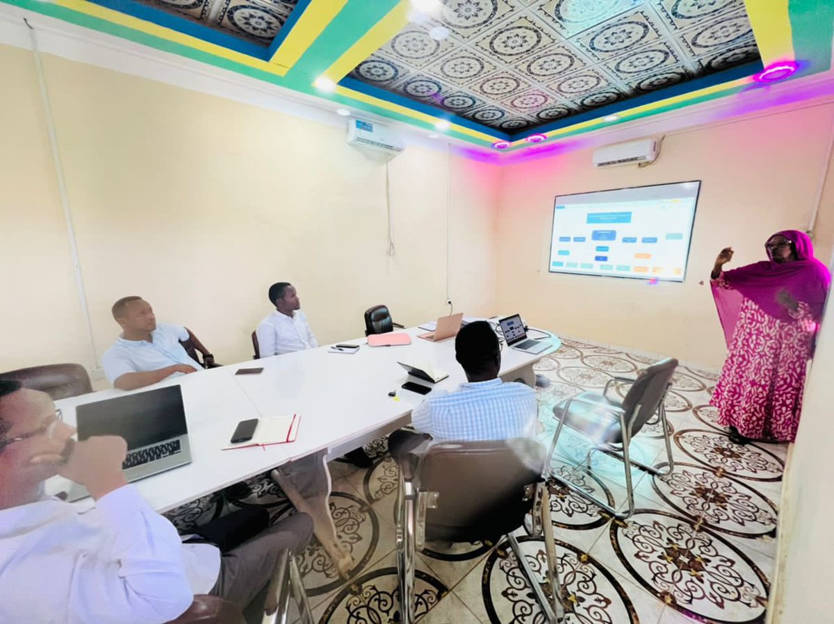 Galmudug Independent Electoral Commission(GIEC) in Dusa Mareb working on GIEC’s structures, organogram, staffing and TORs as well as election models