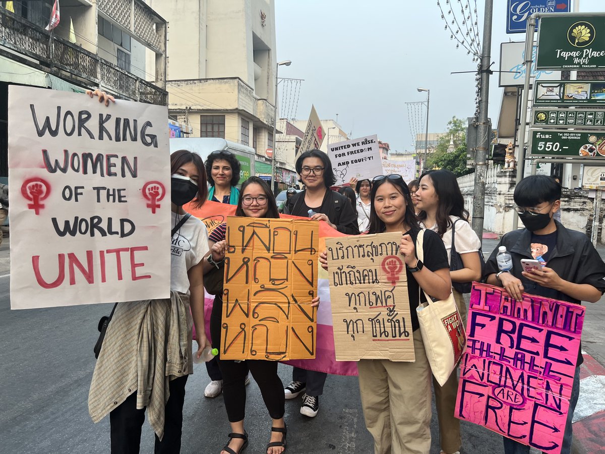 VisualRebellion's tweet photo. မြန်မာအမျိုးသမီးတွေရဲ့ချီသံ
The March of Myanmar Women
Please read our story!
https://t.co/rt4XlB04ns
#WhatsHappeningInMyanmar #day793 #2023April5Coup #create2resist
#visualrebellion #visualrebellionmyanmar
#InternationalWomenDay2023 #genderequality
#ဂျဲန်ဒါတန်းတူညီမျှရေး https://t.co/rZJTwFrpnm