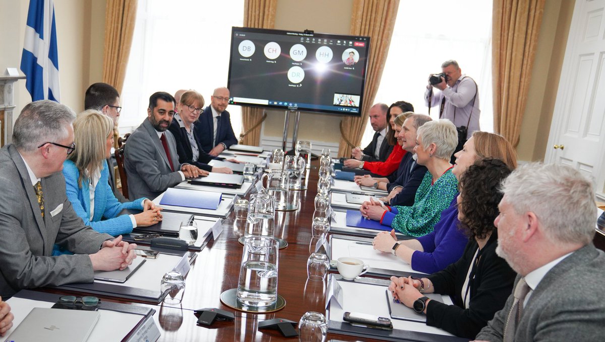 alcampian's tweet image. Hi #HumzaYousless @ScotGovFM, at long last the #SNPCorruption machine is being investigated.
Needless to say, I'm positive that you and all the other Sturgeon cronies knew absolutely nothing about it. 😅