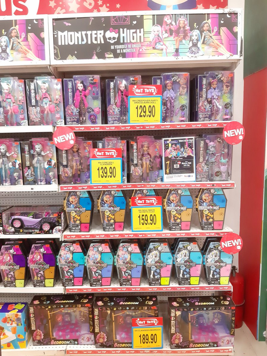 Hou70497885's tweet photo. Monster High finally came to Malaysia 😍😍💜💜 

#MonsterHigh #MonsterHighG3 #mh #mhdoll https://t.co/8imRyv8cok