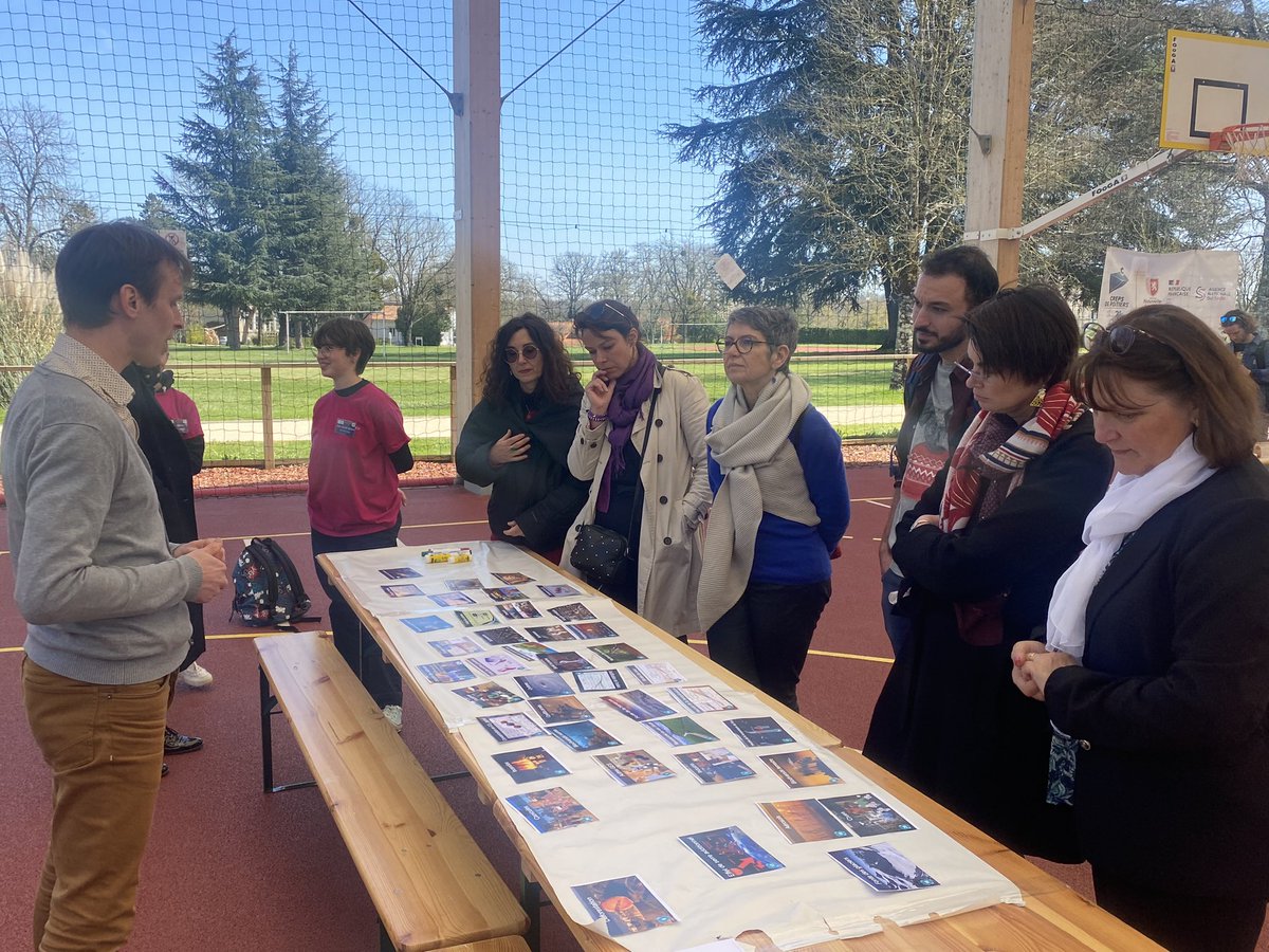 CARDIE Poitiers (@cardie_poitiers) on Twitter photo Les ateliers se déploient pour répondre aux questions de toutes et tous autour des sujets essentiels : réussite, E3D, grand oral, inclusion, CPS, sciences cognitives… <a href="/acpoitiers/">Académie de Poitiers</a> Les ateliers se déploient pour répondre aux questions de toutes et tous autour des sujets essentiels : réussite, E3D, grand oral, inclusion, CPS, sciences cognitives… <a href="/acpoitiers/">Académie de Poitiers</a>