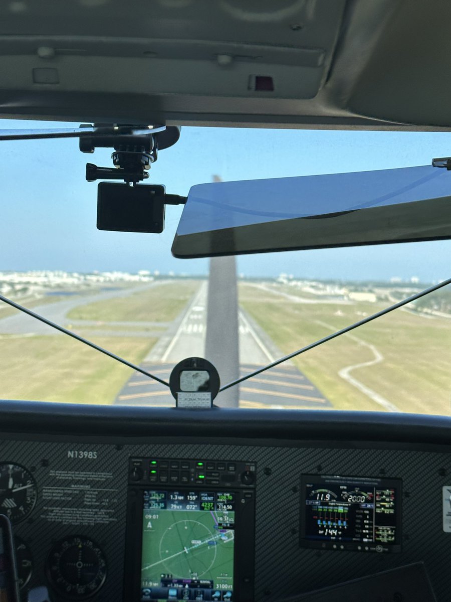 di_simplicio's tweet photo. Welcome to @FlyDAB 
Great place to land and very busy https://t.co/dAdYZafpI1