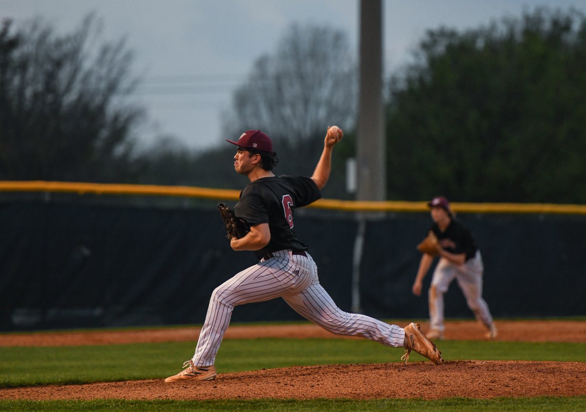 cspulliam's tweet photo. Baseball: Drew Whalen racks up 13 Ks, leads Franklin past Centennial to even crosstown series after 5-2 @FHSAdmBaseball win.

The story &amp; photos from @CHSCougarDC --> 
https://t.co/rAzgLleOiO https://t.co/XAr3d3vkD3