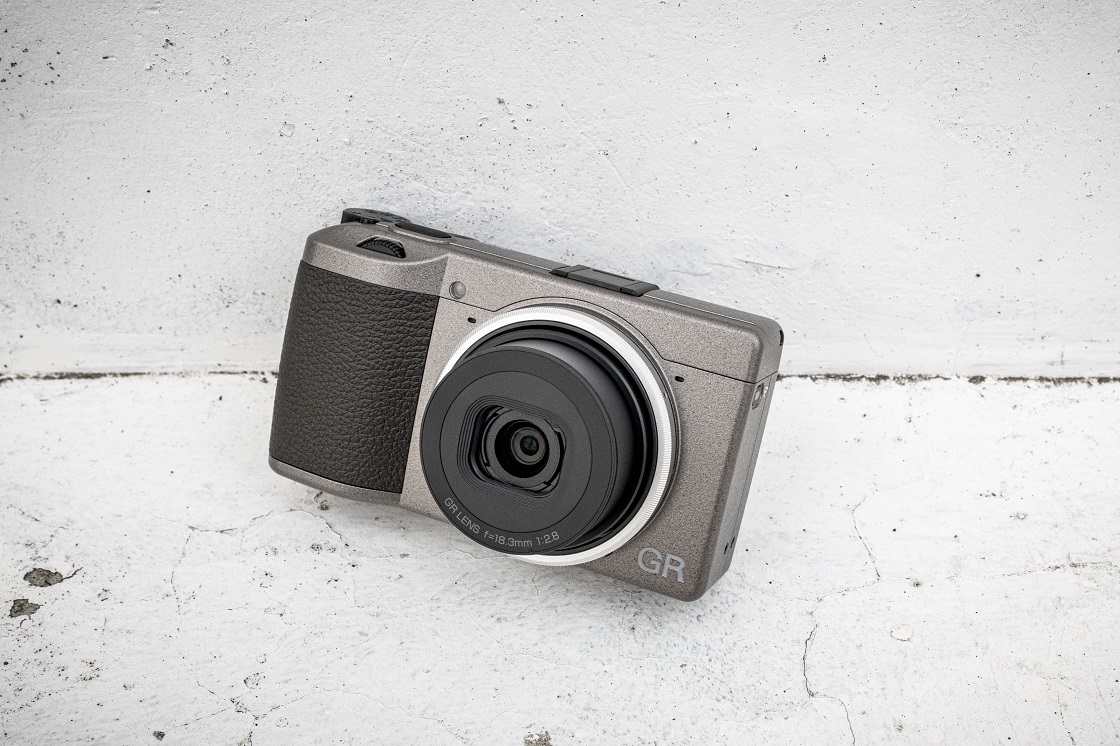 GR_RICOH's tweet photo. GR III 特別モデル「RICOH GR III Diary Edition」の単体モデルを本日発表しました。

本日より予約受付開始。
ぜひチェックしてみてくださいね。

★Diary Edition 製品紹介
https://t.co/bwFkTdNLj3

★Diary Editionについて 
https://t.co/FhgkNNacGH

#ricohgr #grsnaps #gr3 #gr3x
#diaryedition https://t.co/bpvpg2iMTN