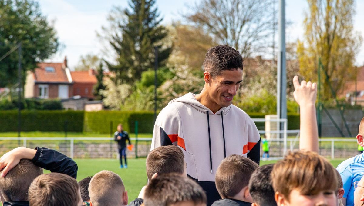 🧶 Le saviez-vous ? Depuis 2019, plusieurs centaines d'enfants ont pu participer aux stages organisés par @RaphaelVarane dans le Nord & en Martinique. Gratuits, mixtes et ouverts à tous, les enfants ont bénéficié d’entraînements dispensés par des éducateurs de haut niveau. ⬇️