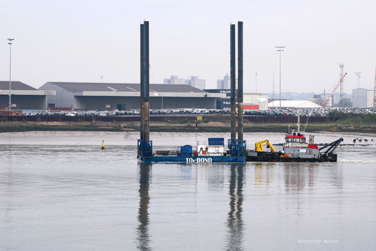 Early morning reflection from the Top Bond jack-up being assisted into Tilbury by the Jenny D (ex MSC Anneke).