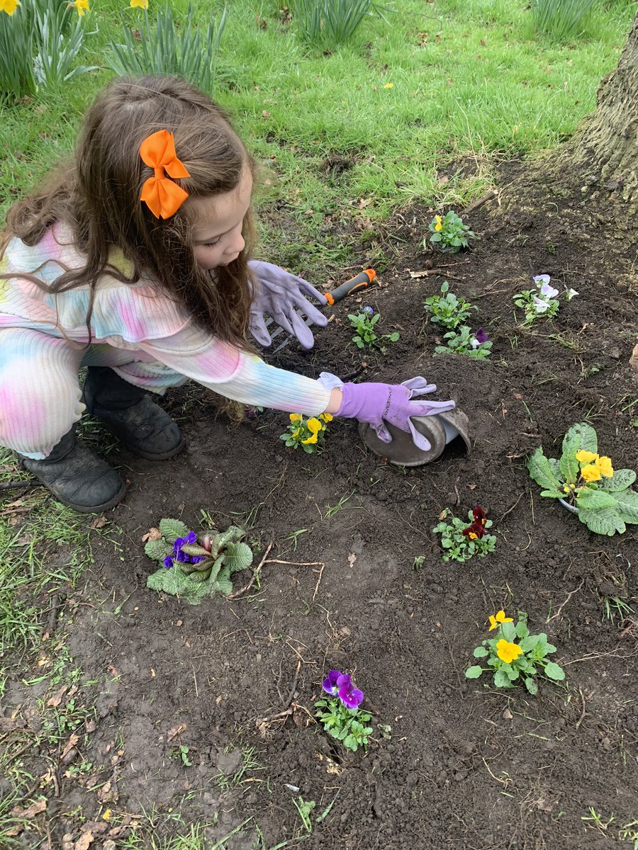 Jacquel55567660's tweet photo. Easter crafts, crispy cakes, and an amazing Easter Garden designed and created by our amazing children… what a blessed morning at Holy Spirit Church 🙏🏼😀
#@NclDiocese https://t.co/7K4gzv6bfe