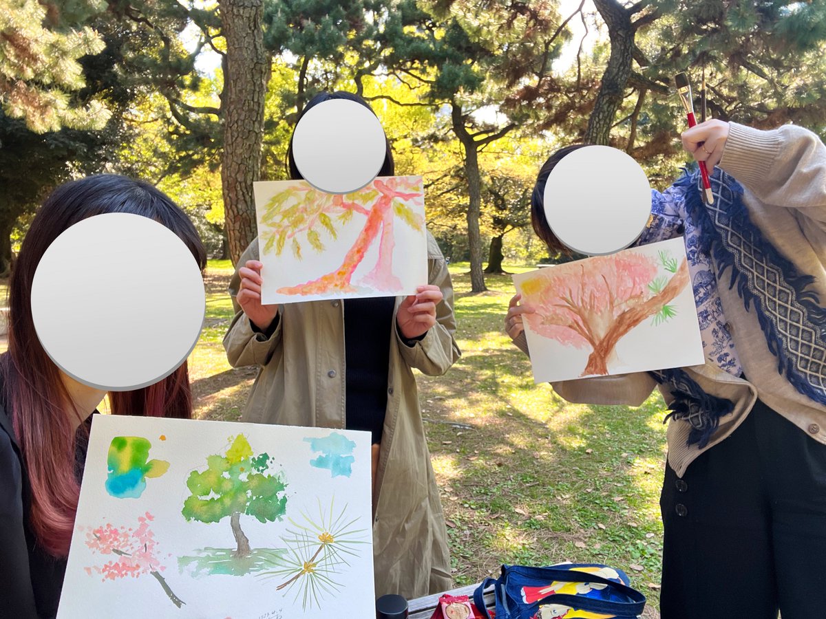 ただランチを共にするよりずっと打ち解けた気がして面白い。絵はその人の内面が滲み出るものだから、というのもあるのかもしれない。水彩の楽しさを共有できたのも嬉しかった。〆切明けだったのに、会のあとは胸の辺りがぽかぽかしていた。 https://t.co/2c1K5WRew6