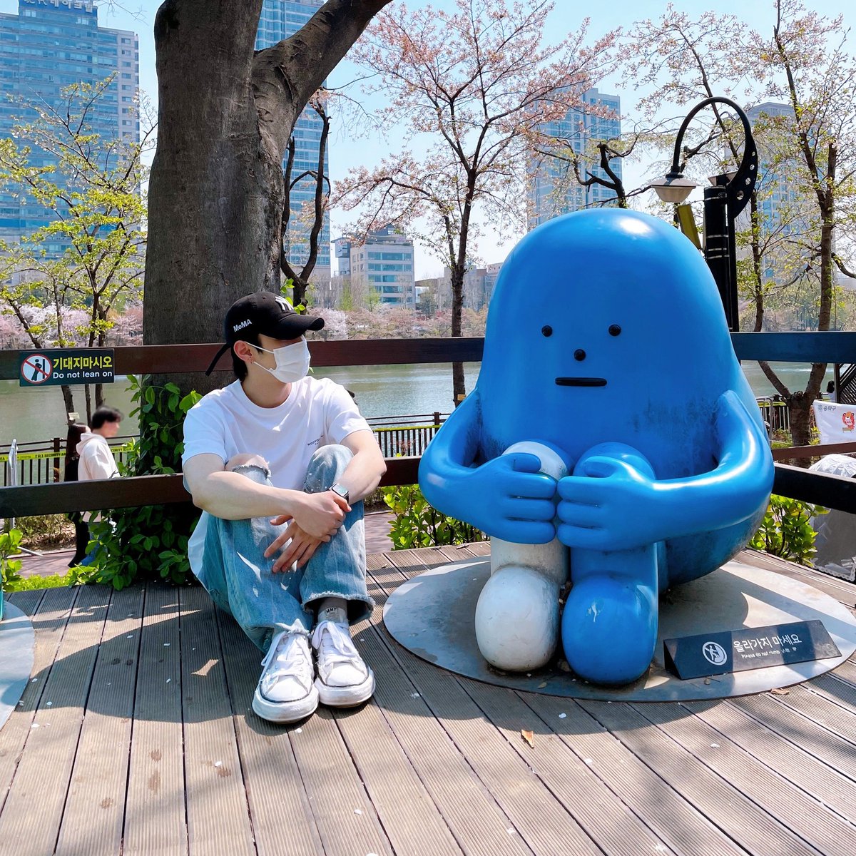 Kyuggjun's tweet image. ㅤㅤㅤㅤㅤㅤㅤㅤㅤ
This 100% introvert shy guy has been successfully adding another friend in his list.
ㅤㅤㅤㅤㅤㅤㅤㅤㅤ