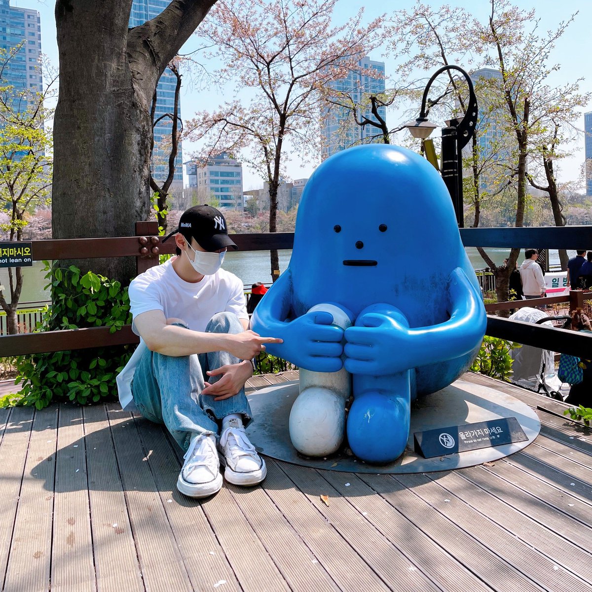 Kyuggjun's tweet image. ㅤㅤㅤㅤㅤㅤㅤㅤㅤ
This 100% introvert shy guy has been successfully adding another friend in his list.
ㅤㅤㅤㅤㅤㅤㅤㅤㅤ