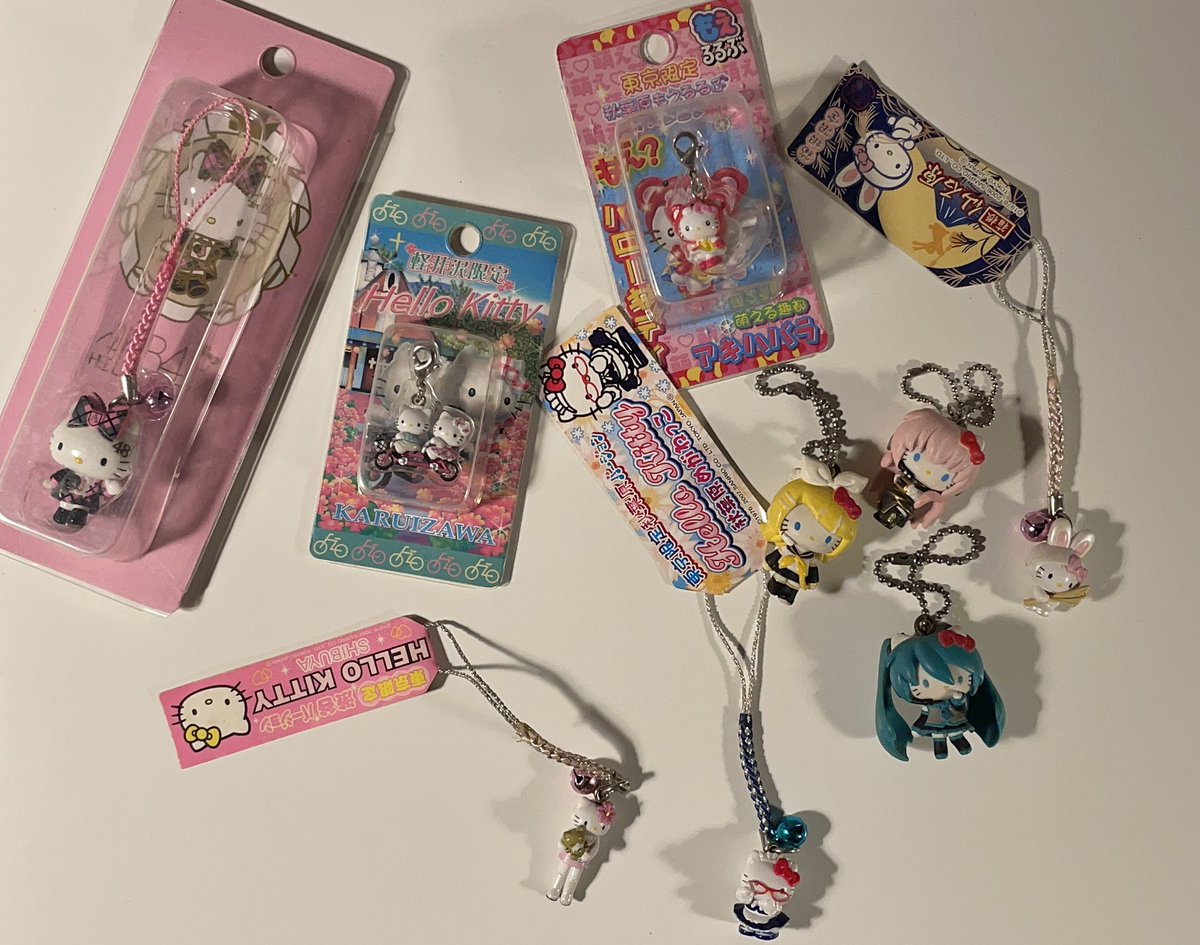 ut2s__9's tweet image. Pls rt 
เดี๋ยววันเสาร์/อาทิตย์นี้เราจะมาปล่อยของบนโต๊ะคับ 
ใครสนใจรบกวนรี/เฟบหน่อยนะคับ 
เดี๋ยวเราแปะราคาไว้ในเมนชั่นคับ🙇🏻‍♂️🤍
#ตลาดนัดsanrio #เฟรมการ์ดลูกไม้ #พรีออเดอร์เกาหลี #สติกเกอร์เกาหลี #ควงกุญแจคิตตี้ #ตลาดนัดอนิเมะรวมด้อม #ตลาดนัดจจส