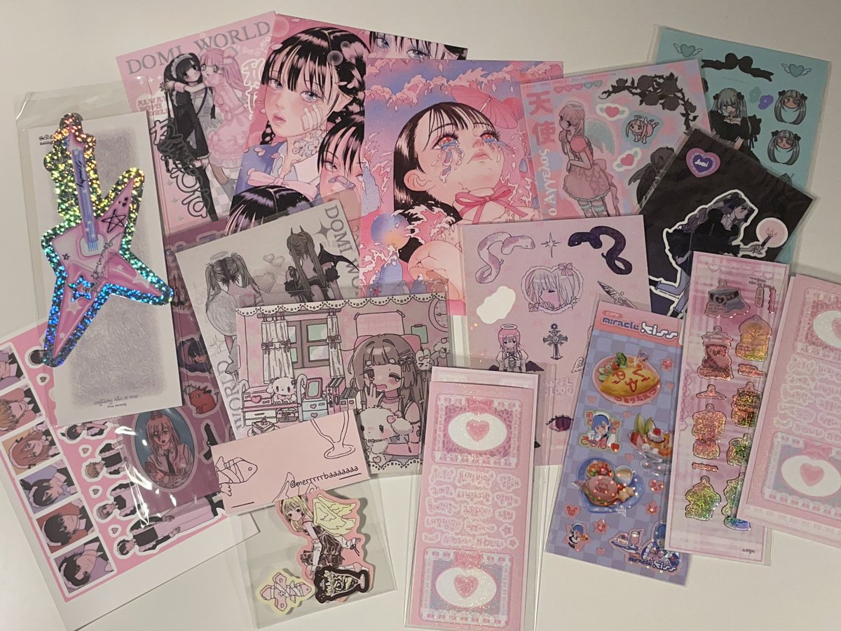 ut2s__9's tweet image. Pls rt 
เดี๋ยววันเสาร์/อาทิตย์นี้เราจะมาปล่อยของบนโต๊ะคับ 
ใครสนใจรบกวนรี/เฟบหน่อยนะคับ 
เดี๋ยวเราแปะราคาไว้ในเมนชั่นคับ🙇🏻‍♂️🤍
#ตลาดนัดsanrio #เฟรมการ์ดลูกไม้ #พรีออเดอร์เกาหลี #สติกเกอร์เกาหลี #ควงกุญแจคิตตี้ #ตลาดนัดอนิเมะรวมด้อม #ตลาดนัดจจส