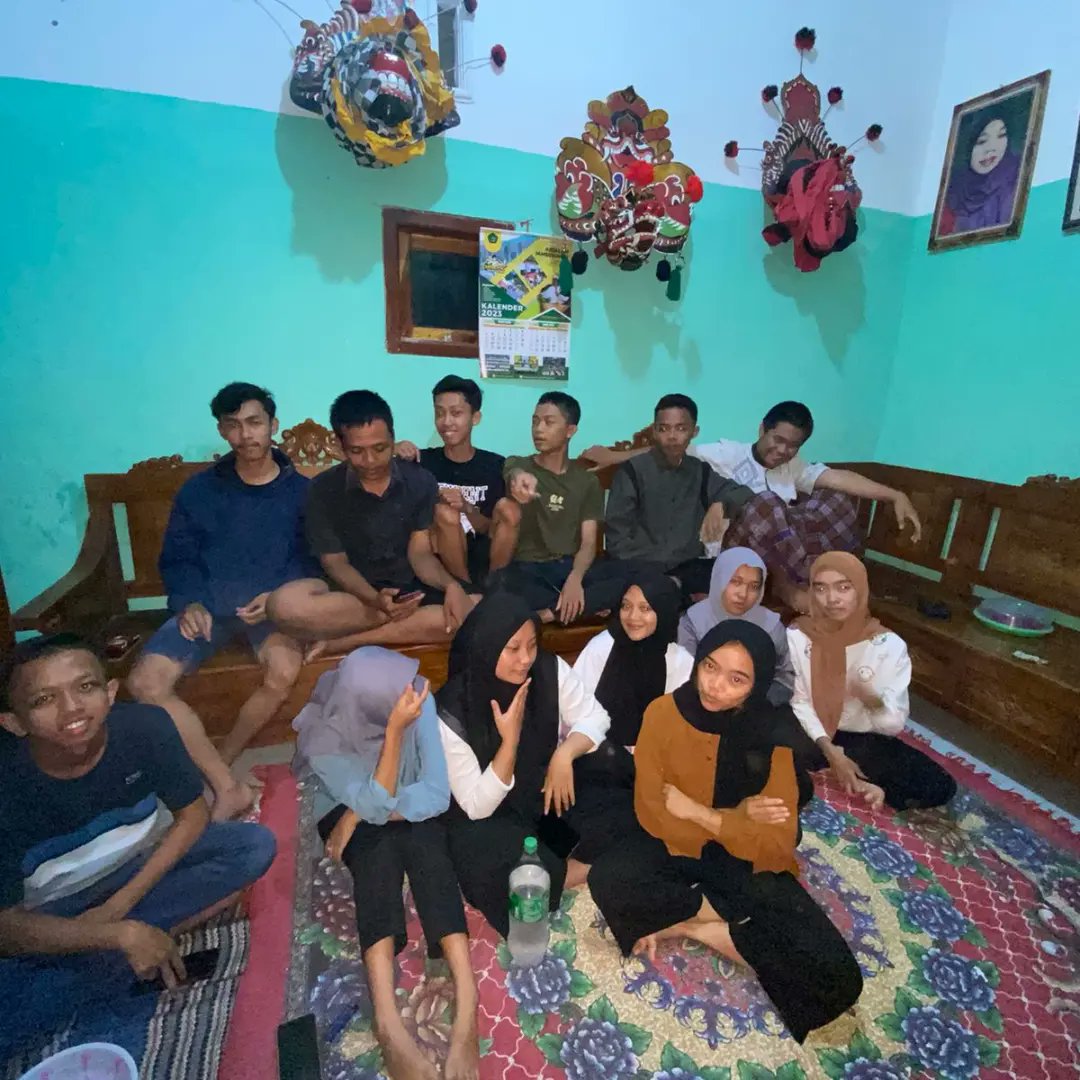 GEEEgeeGEEE's tweet photo. #AGENDA HARI INI:
 SELASA, 4 APRIL 2023

Merupakan acr serangkaian "BUKA BERSAMA PUASA RAMADHAN 1444 H / 2023 (ALUMNI SPENSEL KELAS 9G angkatan XXXV T. A 22 / 23)." Alhamdulillah berjalan dg LANCAR tanpa suatu halangan apapun https://t.co/KKx5qJ6Pq1