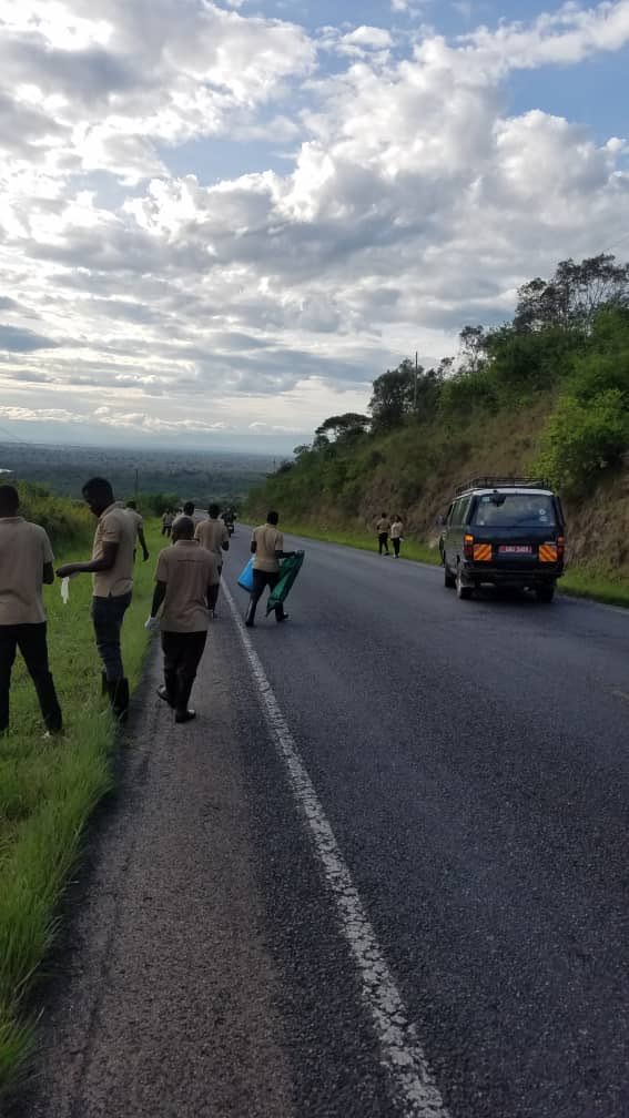 wekesa_amos's tweet photo. Yesterday Elephant Plains lodge and Simba safari Camp teams went out for community cleaning. 

Kikorongo village is cleaner today and they are leading by example. The community now sees a cleaner Kikorongo https://t.co/30VlPOACjT