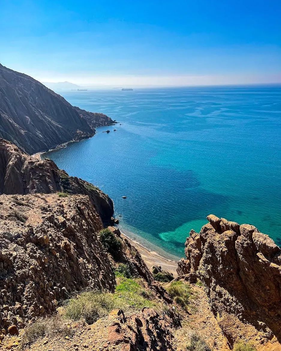 Feeling on top of the world with this stunning view of the coast of Oran, Cavi Moro in Algeria! 🌊🏔️ #Algeria #CoastalView #MountainTop #TravelGoals 😍