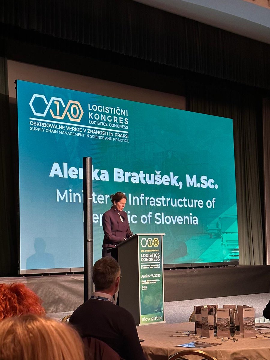 Dr Catana, FENIX coordinator, is attending the 2023 Logistics Congress in Portorož, Slovenia.

He presented the #FENIXnetwork example and illustrated its role in the North Adriatic area, after Ms Bratušek, from the Slovenian Ministry of Infrastructure.
 
lnkd.in/emQ7RYac