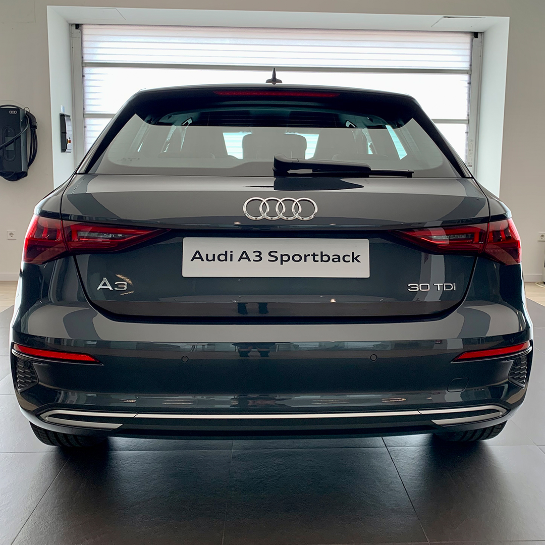 Audi_LW's tweet photo. Con este Audi A3 Sporback te irías hasta el fin del mundo, ¿verdad?🌍 Ven a por el tuyo.📍

#Audi #A3Sportback #AudiLevanteWagen #Valencia https://t.co/IJaFslwwZn