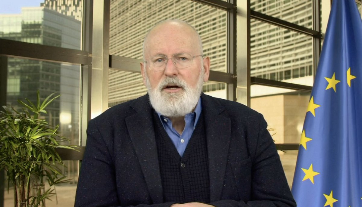 Mayors4Climate's tweet photo. “For this transition to work for everyone, it has to be just. Only then can we expect a truly societal shift.” - @EU_Commission EVP & GCoM Co-Chair @TimmermansEU at the @eumayors 2023 Conference.
🎥 Watch here:
https://t.co/xePfQypiRd #EUCitiesSaveEnergy #CitiesREPowerEU https://t.co/OYCVwPpJXu