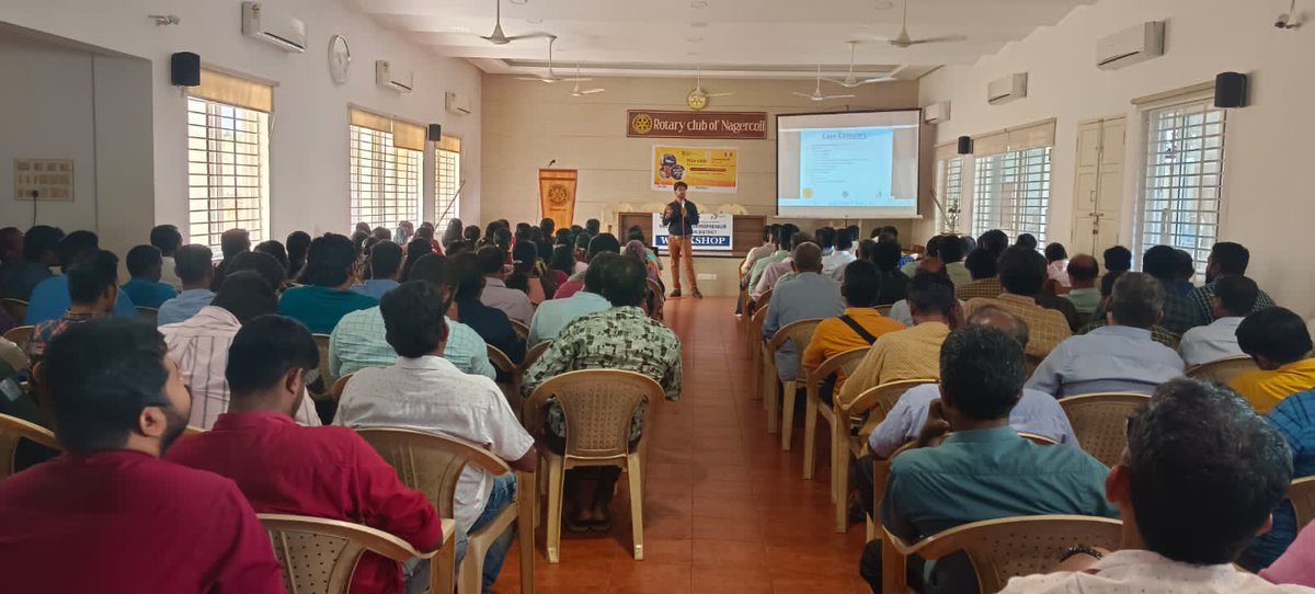sctntl9's tweet photo. Organized Tele law physical training to VLE/PLV along with DM Mr.Jijesh , in addition DLSA Lawyer  Mr. Venkatesan and distributed pamphlets to VLEs in Kanyakumari district, Tamil Nadu
Total Participants 164
@csc_south @csc_ceo @TeleLaw_ @CKanniyakumari https://t.co/q95ykkDe3R