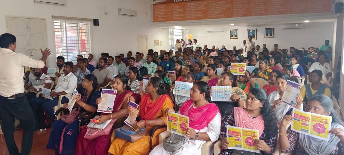 sctntl9's tweet photo. Organized Tele law physical training to VLE/PLV along with DM Mr.Jijesh , in addition DLSA Lawyer  Mr. Venkatesan and distributed pamphlets to VLEs in Kanyakumari district, Tamil Nadu
Total Participants 164
@csc_south @csc_ceo @TeleLaw_ @CKanniyakumari https://t.co/q95ykkDe3R