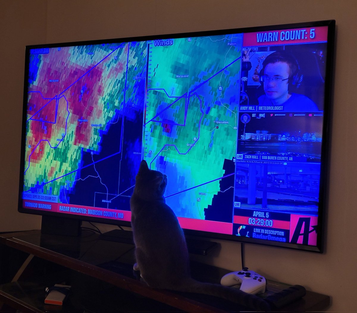 SourTangent's tweet photo. @BluekandyWX @ryanhallyall  Bowser is VERY interested in what Andy Hill is telling us! Especially since he's keeping us safe this early morning in Missouri. Thank you Andy &amp; Ryan for all you do 🌩 This former Cali girl would not know anything about Nader Juice without you! https://t.co/mSeswakwJl