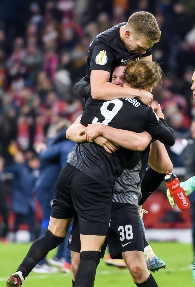last night 😍🎉 #halbfinale <a href="/scfreiburg/">SC Freiburg</a>